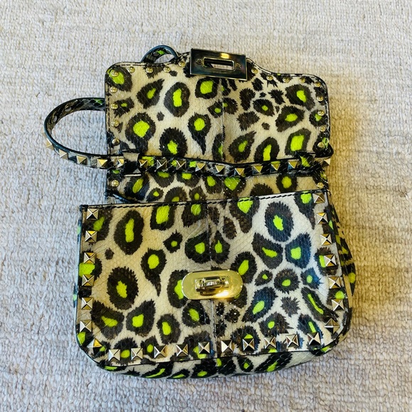 🎉 HP 🎉 Valentino Mini Rockstud Flap Crossbody - Picture 8 of 10